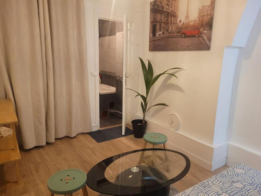 Charmant Appartement Pres De Montmartre Paris Exterior photo