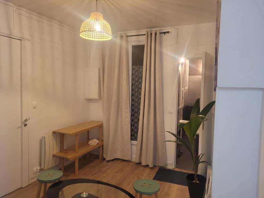 Charmant Appartement Pres De Montmartre Paris Exterior photo